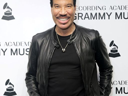 Lionel Richie Reacts to Carrie Underwood Joining Him and Luke Bryan on American Idol - E! Online