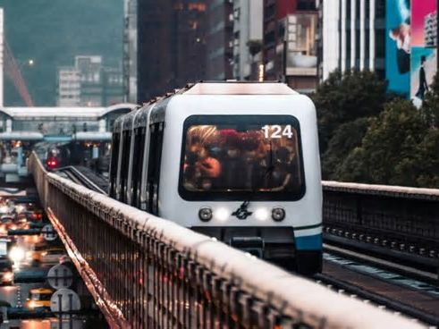 快訊／下班注意！捷運文湖線爆異常 葫洲-大湖公園站塞車