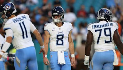 Titans QB Will Levis exits game after landing on his shoulder during a run