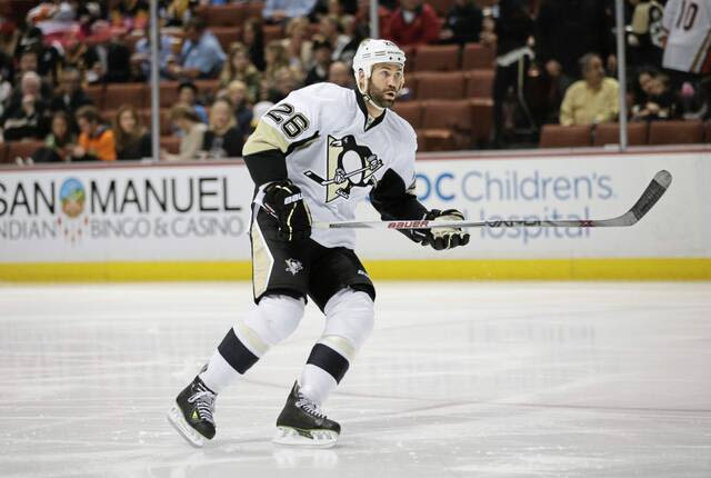 Former Penguins forward Daniel Winnik retires