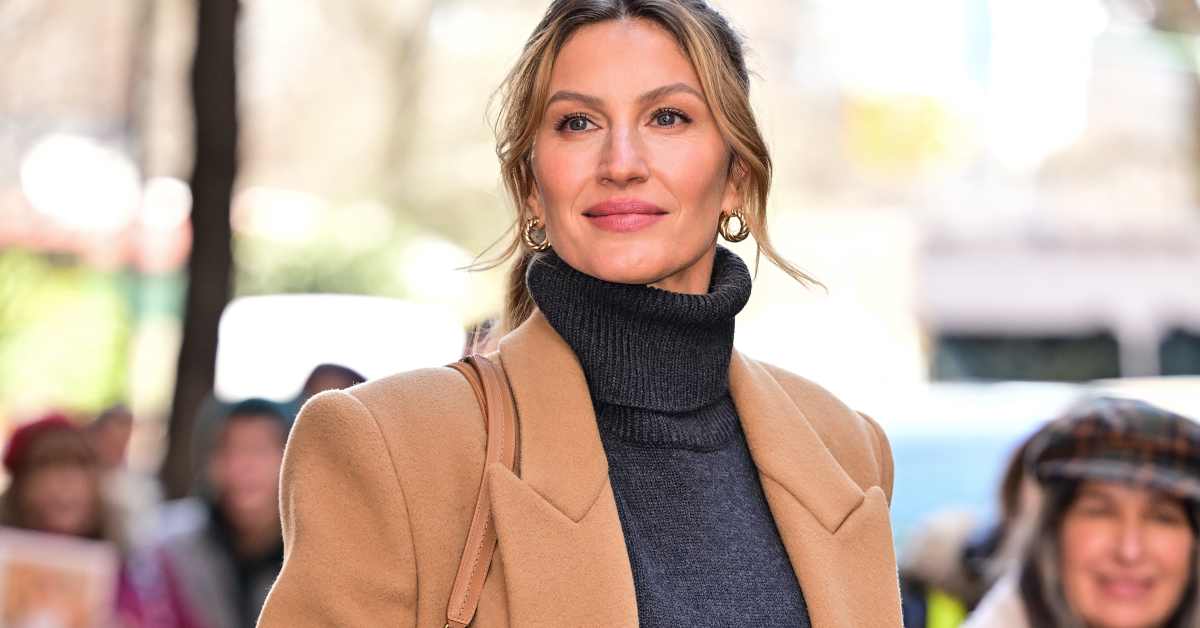 Gisele Bündchen Cozies Up to Twin Sister to Celebrate 44th Birthday in Very Rare Photos Together