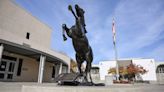 ¿Cuáles serán los colores y la mascota del nuevo Clovis South High? Lo que sabemos