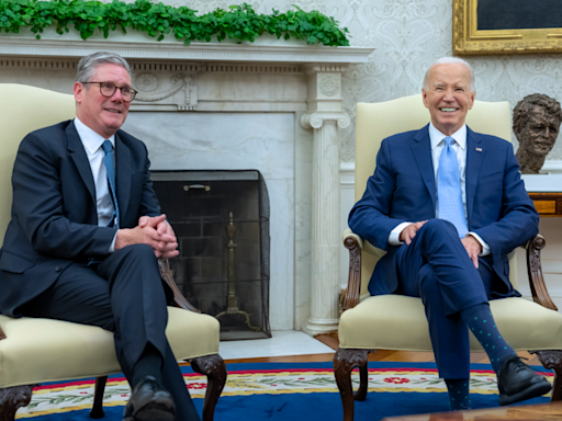 Biden se reúne por primera vez con Keir Starmer en la Casa Blanca