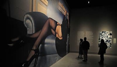 La exposición sobre Helmut Newton se despide de A Coruña