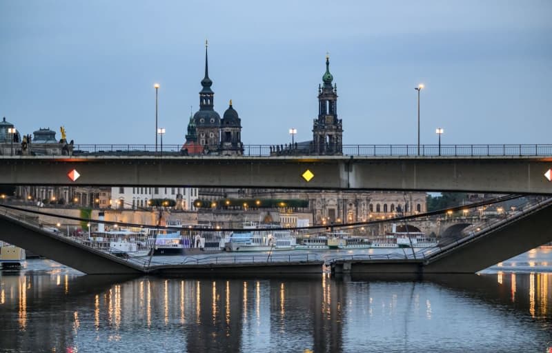 Bridge in German city of Dresden partially collapses