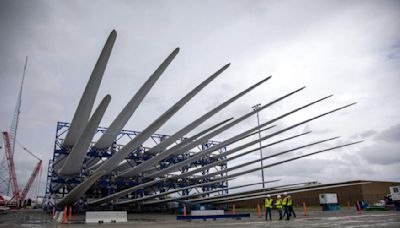 'Significant part' of Vineyard Wind turbine blade drops into Atlantic