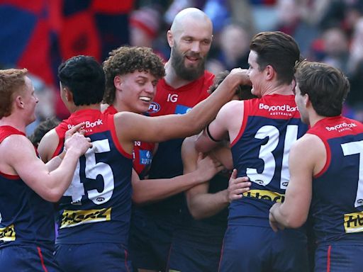 Pickett dazzles in Demons' belting of West Coast