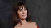 Lizzy Caplan Is Not Gonna Be Ignored