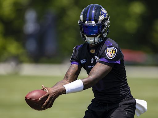 Lamar Jackson returns to Under Armour Performance Center for Ravens 8th OTA practice