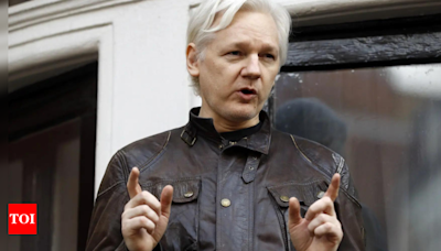 Wikileaks founder Julian Assange to plead guilty in deal with US authorities - Times of India