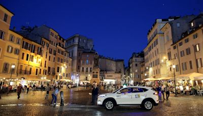 Rome poised to end taxi drought, mayor says