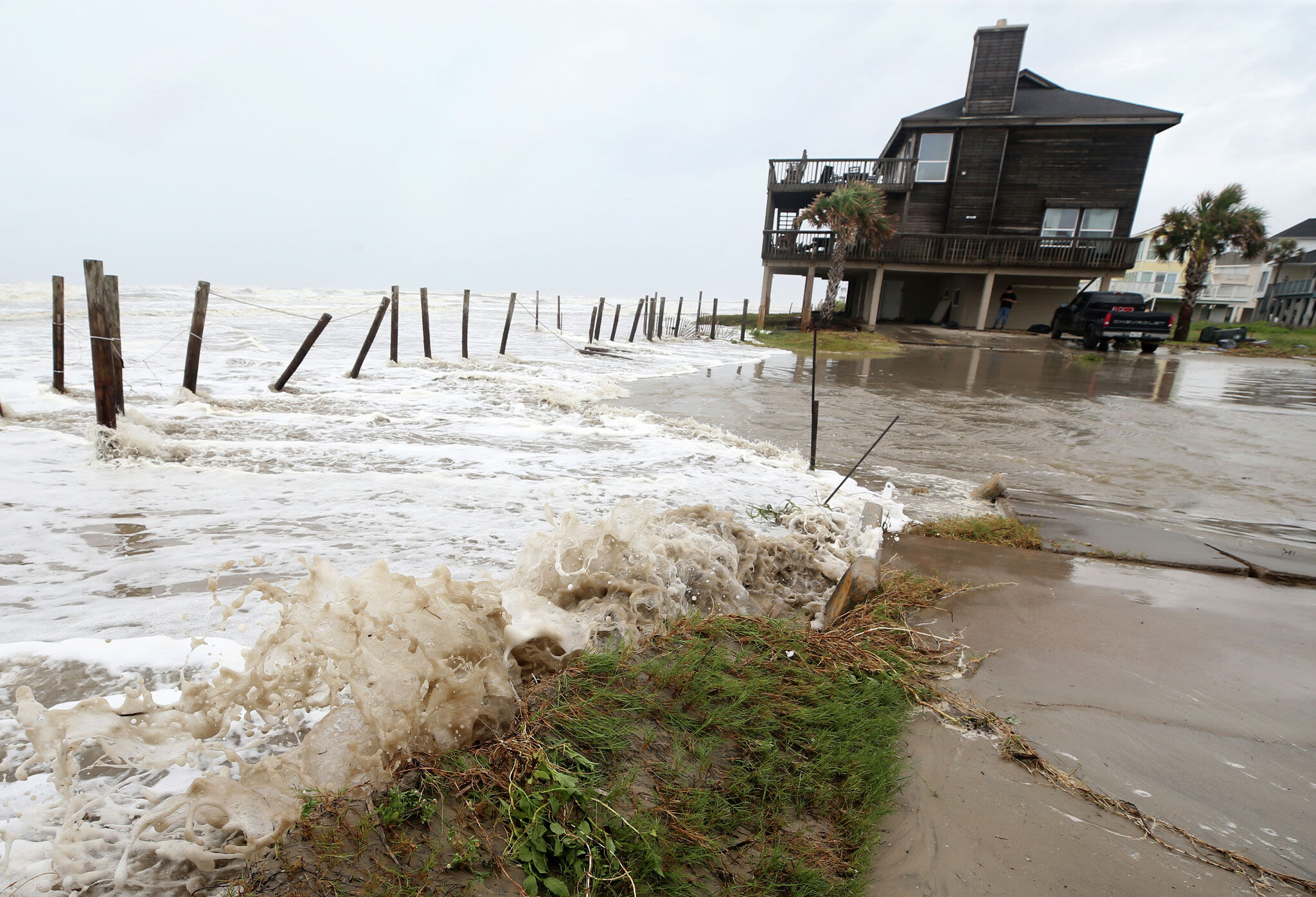 Voluntary evacuations underway for Galveston as Beryl approaches