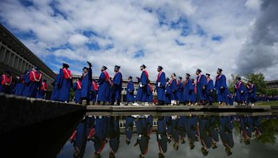 B.C. caps foreign post-secondary student enrolment | Globalnews.ca