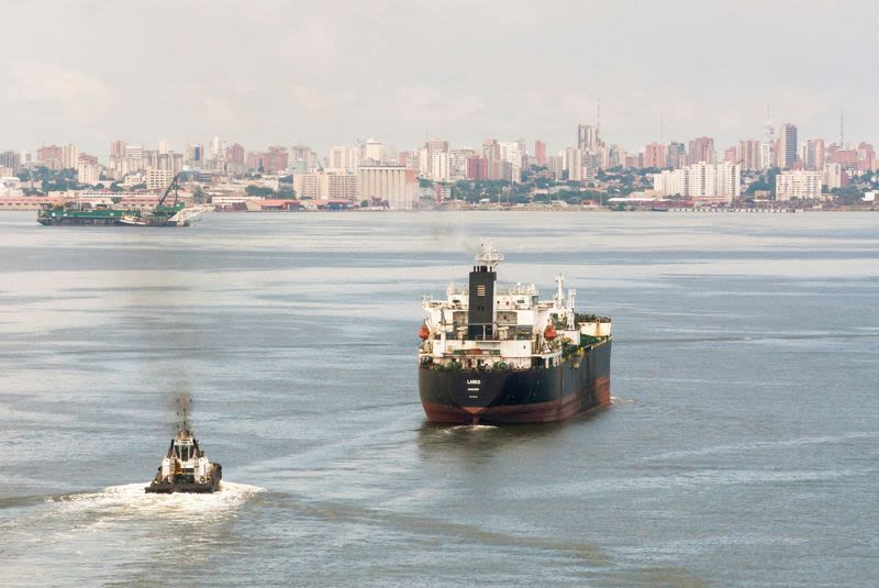 Oil shipments at risk from rising sea levels, think tank warns