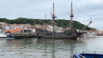 Replica galleon arrives in Scarborough harbour