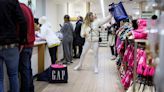 Gap, Abercrombie results to show if mall shoppers are splurging