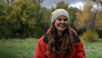 La historia de la joven argentina que intenta salvar al océano desde un pueblito patagónico casi olvidado