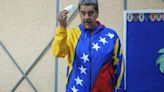 Nicolás Maduro le madrugó a elecciones y llegó muy abanderado a votar en Venezuela
