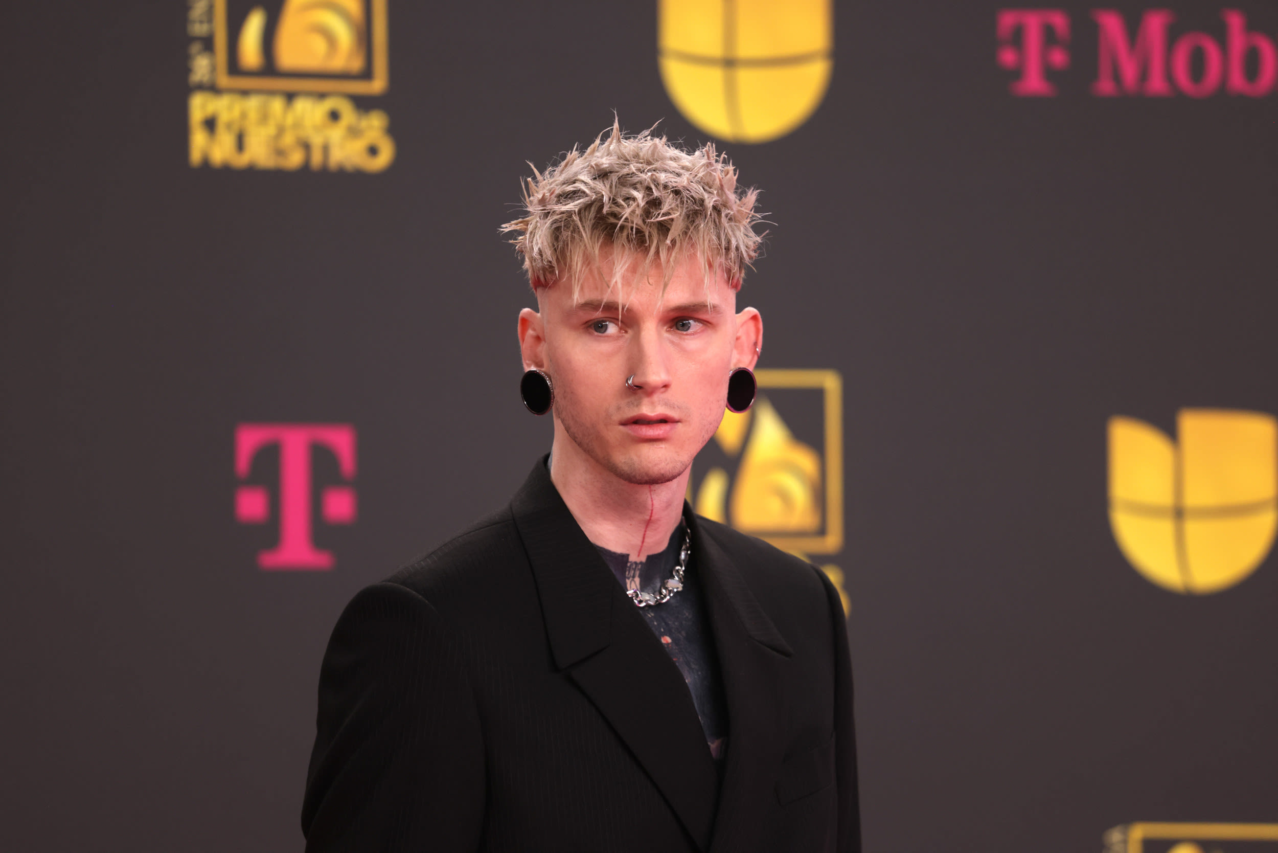 Machine Gun Kelly knows exactly what not to say about Taylor Swift