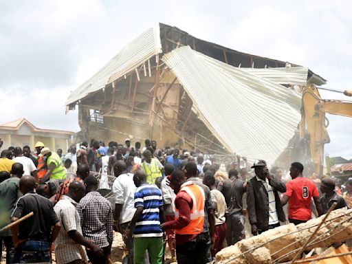 Escuela se desploma en el norte de Nigeria y 22 alumnos mueren, dicen autoridades