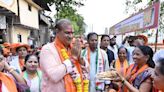 Shiv Sena UBT Workers Vandalise BJP Pick Mihir Kotecha’s Mulund War Room Over Money Distribution Charges - News18