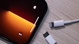 Apple podría introducir dos tipos de USB-C en los iPhone para cumplir con la normativa europea, según Ming Chi-Kuo