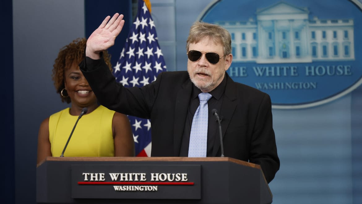 Not Everyone Loved Mark Hamill's Goofy White House Press Briefing Cameo