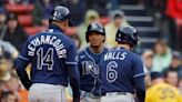 Ramírez hits tiebreaking 2-run double as Rays beat Red Sox 4-2 for doubleheader split