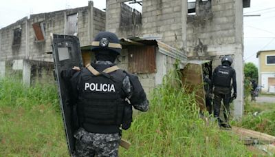 Ecuador declara estado de excepción en 7 de las 24 provincias por escalada de violencia