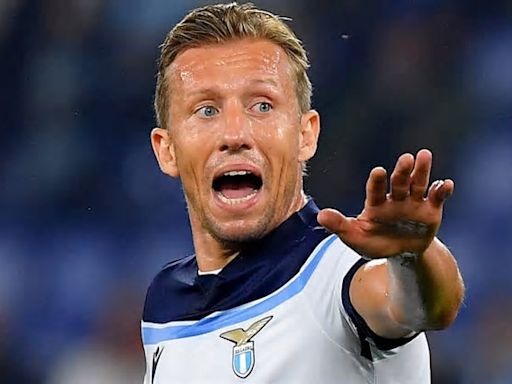 Lucas Leiva, il bel gesto dell’ex Lazio in Brasile nei confronti di un politico tifoso biancoceleste – FOTO