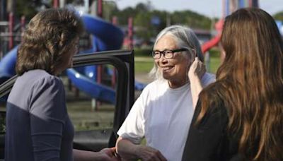 Mo. woman freed after serving 43 years in prison following her overturned murder conviction
