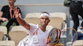 El público vuelve a aclamar a Nadal en su segundo entrenamiento en Roland Garros