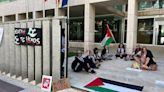 Una decena de activistas se concentran frente al Consell de Ibiza en protesta contra el genocidio en Gaza