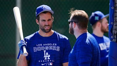 Dodgers’ slumping Chris Taylor has seen his playing time disappear