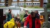 Hunting for edible plants with London's urban foragers