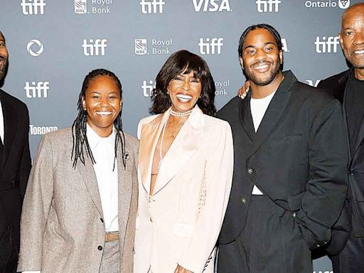 Denzel Washington apoya a su familia