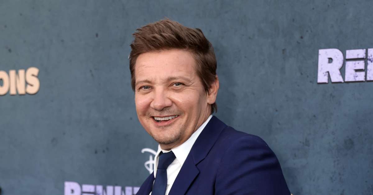 Jeremy Renner Reflects on Near-Fatal Accident, Shows Off Scars in New Interview