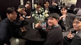 久違的完整體！EXO參加經紀人的婚禮，伯賢發8人合照並寫下「相愛吧」讓粉絲們激動落淚！