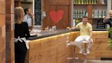 La surrealista situación vivida en 'First Dates': un soltero de Madrid se declara a una de las camareras