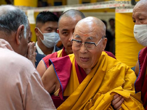 US lawmakers meet with Dalai Lama in India's Dharamshala, sparking anger from China