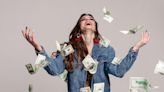 ¿El dinero te puede dar más felicidad? Esto responde un especialista de Harvard