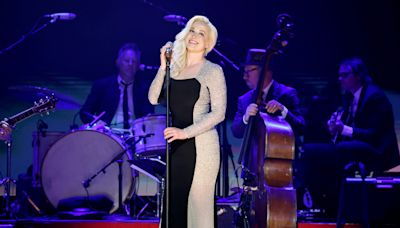 Kellie Pickler performs live for the first time since husband's death: 'He is here with us'