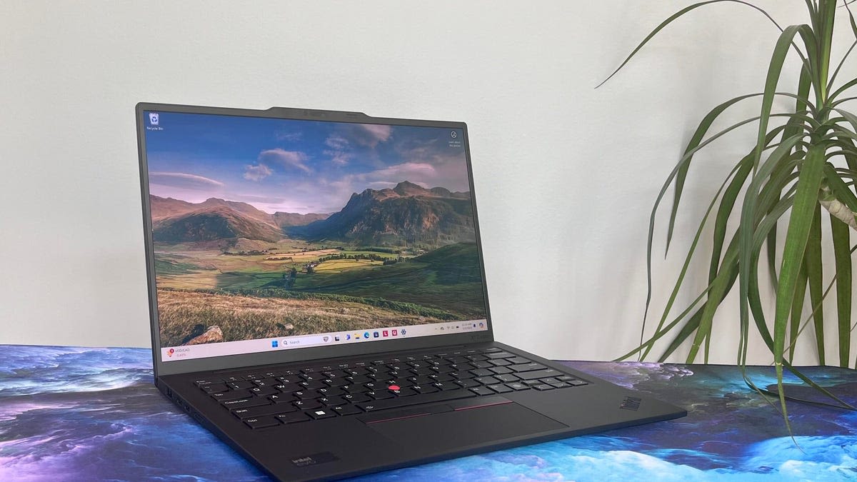 Lenovo ThinkPad X1 Carbon Gen 12 Review: Flagship Business Laptop Now Ultra Expensive