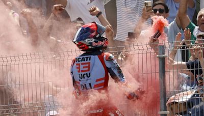 Euforia, bailes prohibidos y canciones dedicadas al Gresini Racing: Marc Márquez ya está de vuelta