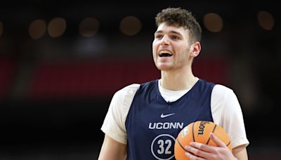 UConn men's basketball star Donovan Clingan outplays top draft pick at NBA Summer League