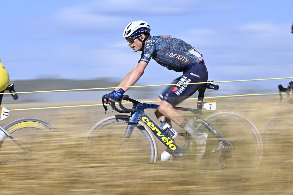 Jonas Vingegaard forced to race on teammate’s bike as he survives Pogacar's attacks on Tour de France stage 9