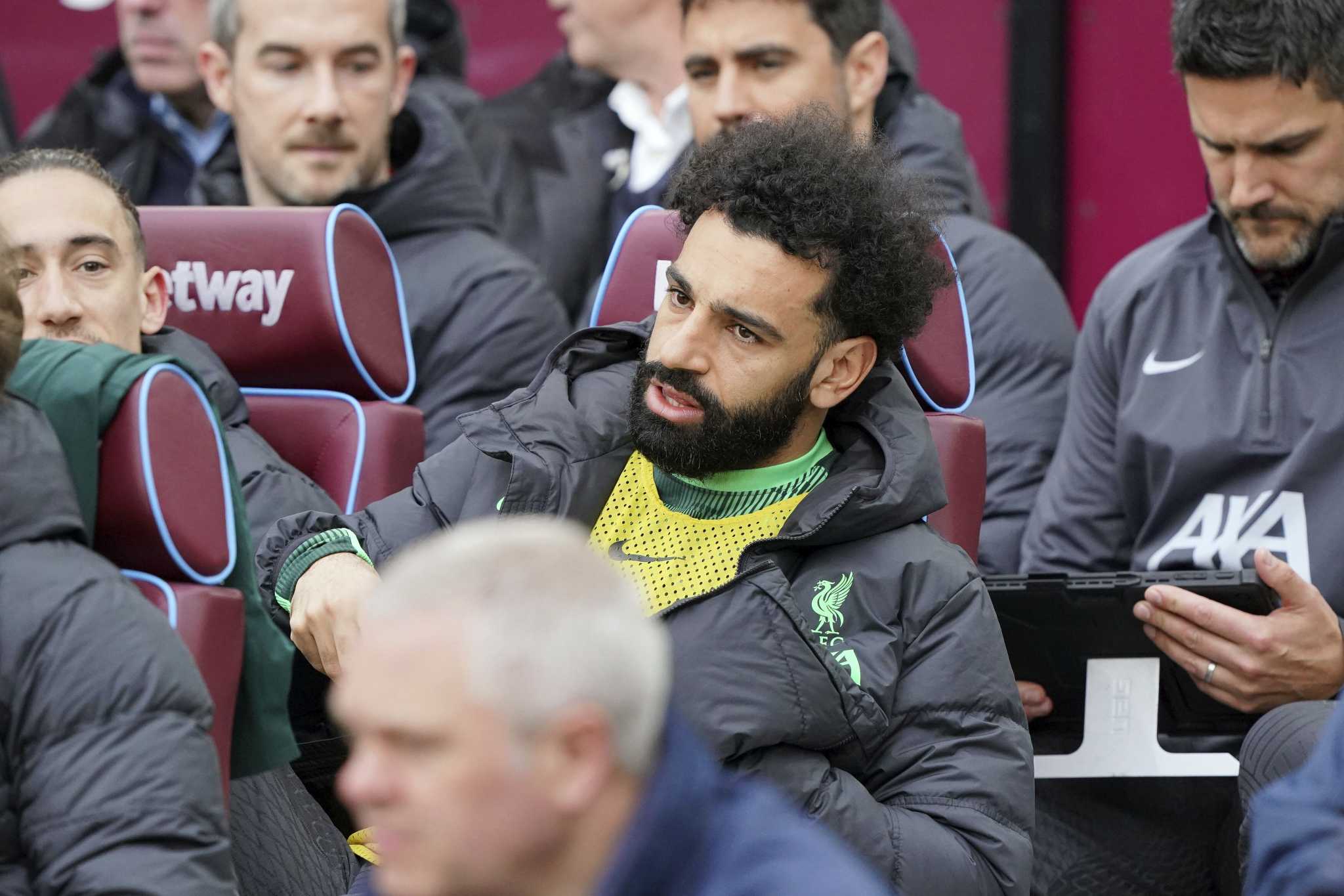 Klopp and Salah involved in touchline spat during Liverpool's draw at West Ham in Premier League