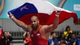 A horas de la final por el oro: el día en que Yasmani Acosta soñó con ser el abanderado del Team Chile - La Tercera