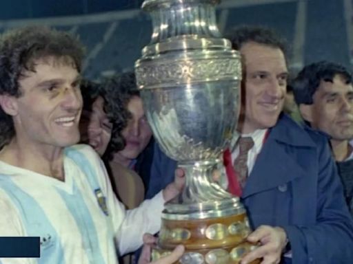 Las 15 copas de Argentina: Caniggia-Batistuta y el festejo, 32 años después