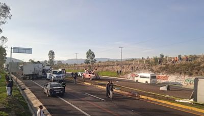 ¿Qué pasó en la carretera Calpulalpan-Texcoco? Reportan un pasajero muerto por terrible accidente de camión